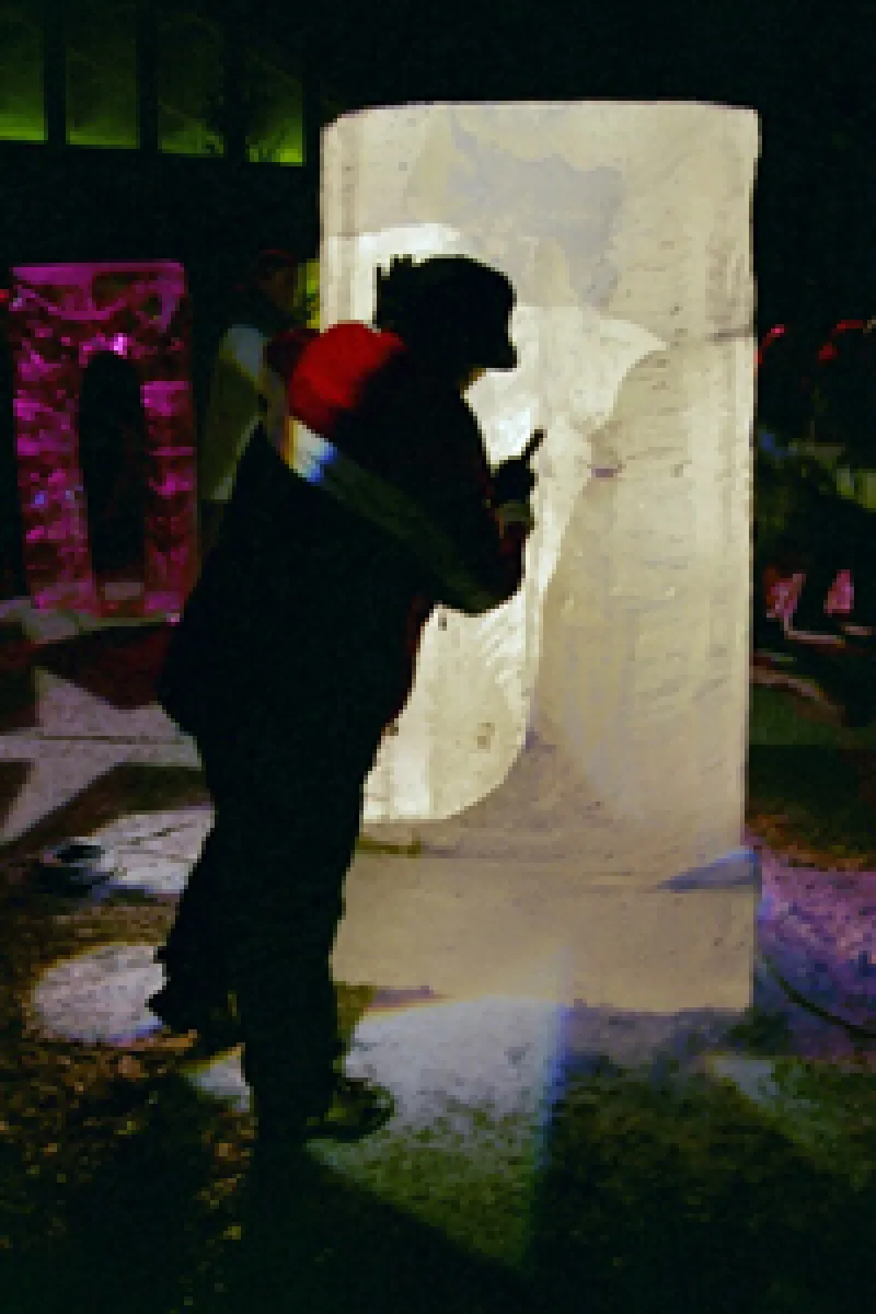 Isskulptur 200x100 cm i ett block Is från Jukkasjärvi, Sweden, 2004
